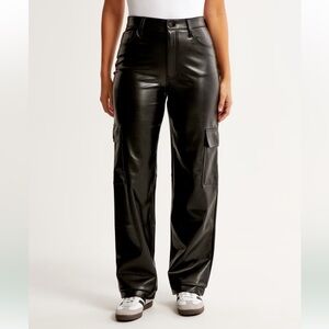 Abercrombie Curve Love Vegan Leather Cargo 90s Relaxed Pant